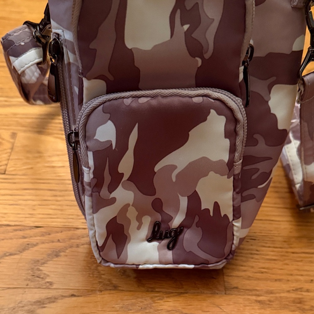 Lug by Huggie SE water bottle holder with 3 zipper pouches - Camo Crossbody Bag - Picture 3 of 11